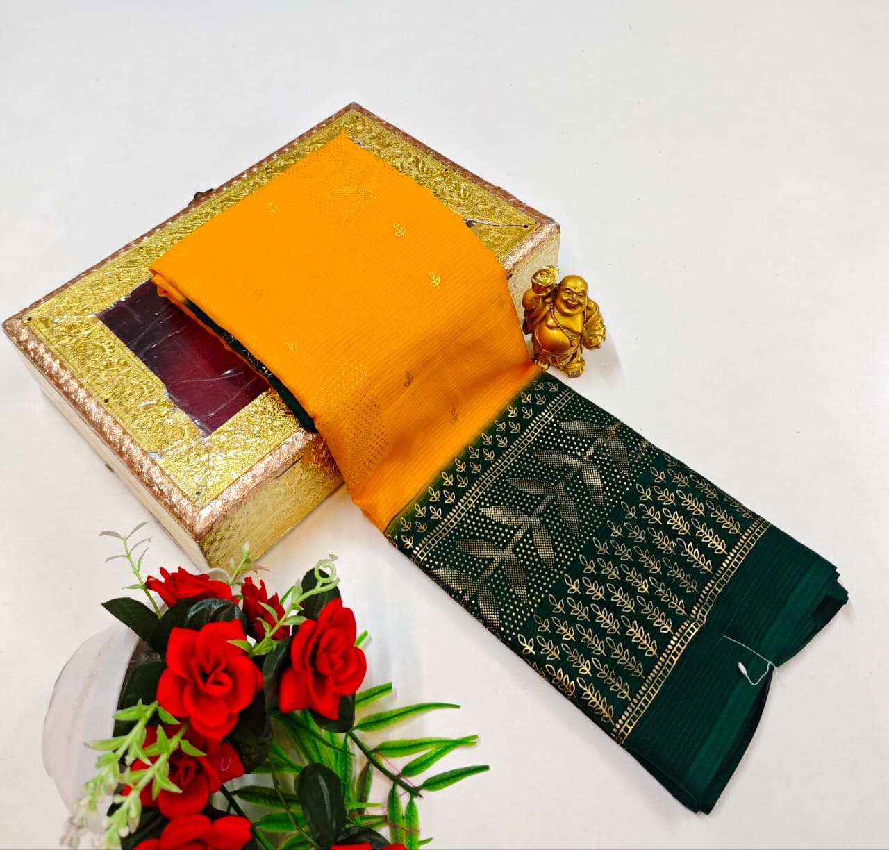 Zig Zag Digital Print Saree with Foil Print and Contrast Jari Border